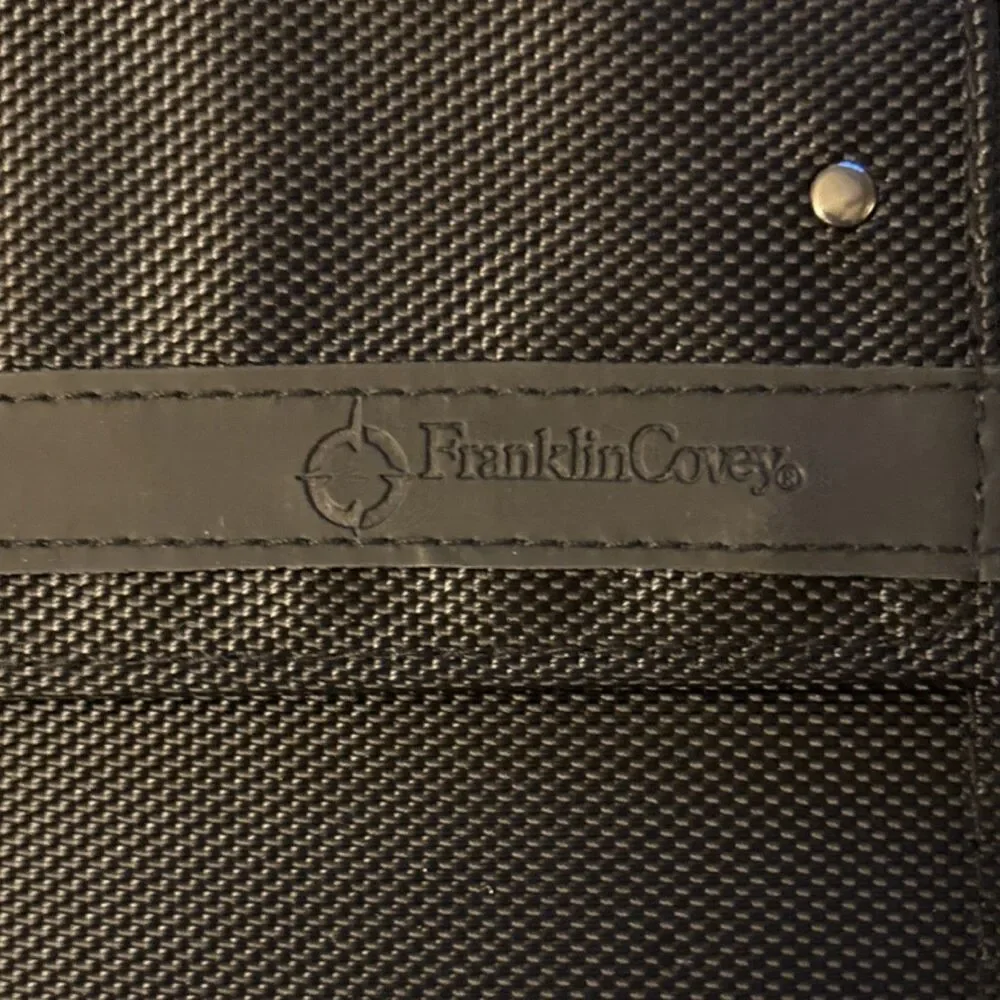 NEW Franklin compact Planner Black Zippered Binder with Card Holder & Pockets